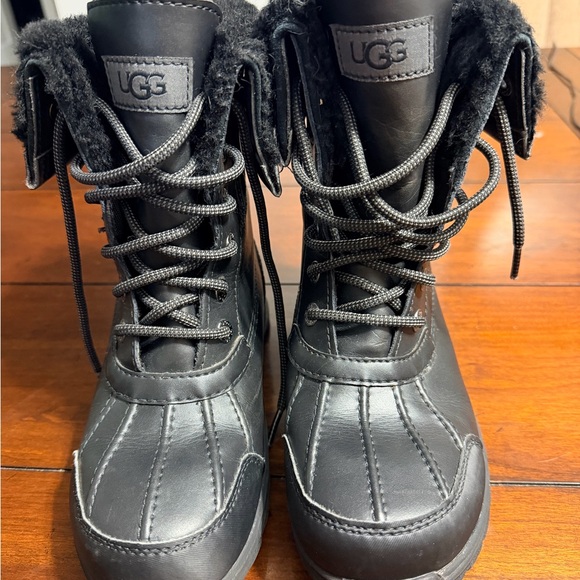 UGG Black Fleece-Lined Boots
UGG Kids Butte II Black Boot - Picture 2 of 8